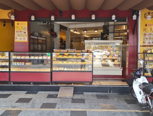 Bánh Bông Lan Trứng Muối DAVI Có Gì Khác Biệt So Với Các Thương Hiệu Khác?